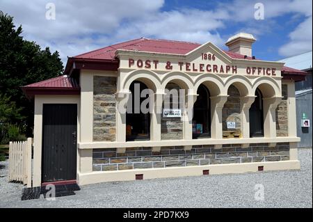 The Post Office in the Central Otago village of Ophir. It dates from 1886. In 1976 it was taken over by the New Zealand `historic Places Trust. Stock Photo